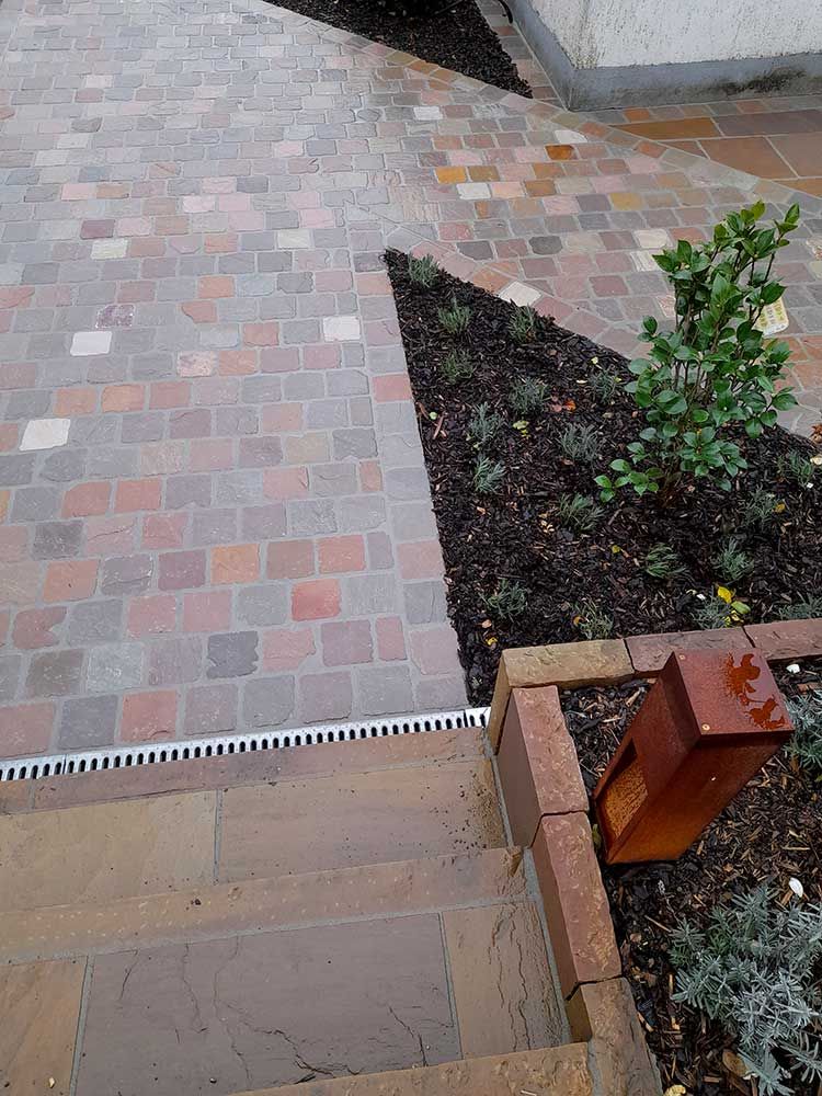 Sandsteinpflaster für den Wegebau